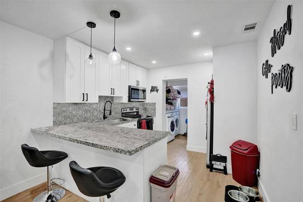 Pompano Beach, FL 33060,209 NE 9th St