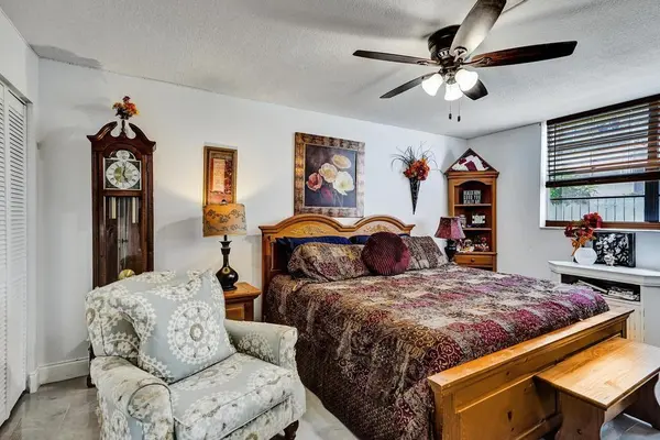 Margate, FL 33063,3060 Holiday Springs Blvd #106