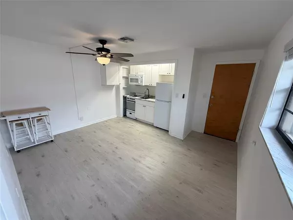 Hollywood, FL 33019,347 Elm St