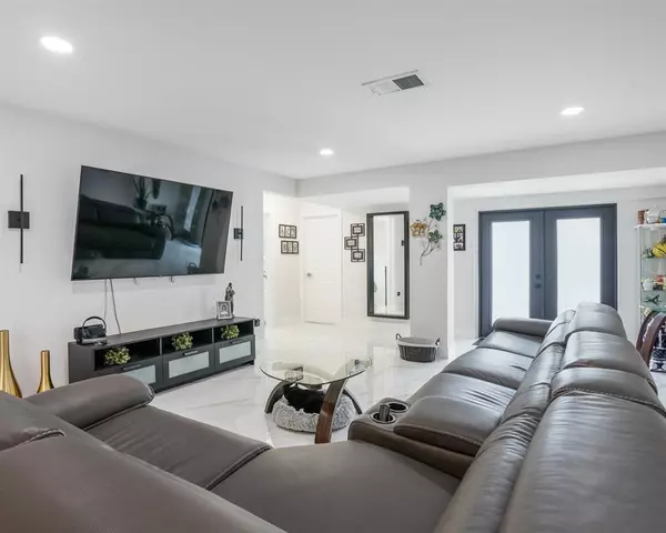 Sunrise, FL 33322,2051 NW 93rd Ln