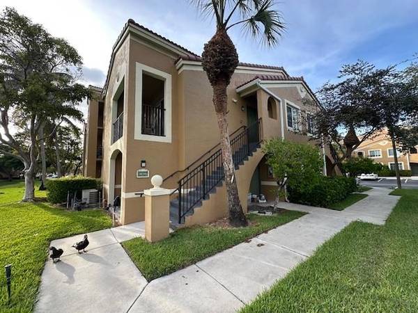 7980 NOB HILL RD #202, Tamarac, FL 33321