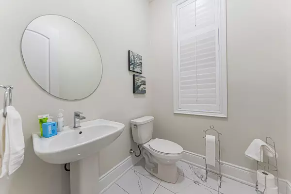 Vaughan, ON L0J 1C0,61 Ross Vennare CRES