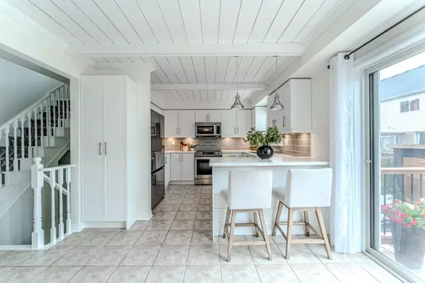 Barrie, ON L4M 7J1,14 Regina RD