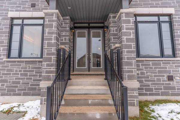 Milton, ON L9T 7E7,883 Plum PL