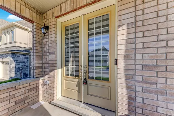 Georgina, ON L4P 0H9,14 Hitching Post N/A #Main