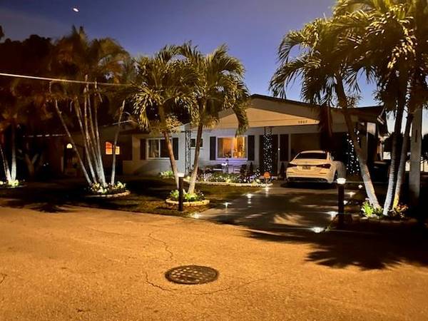 5907 NW 74th Ave, Tamarac, FL 33321