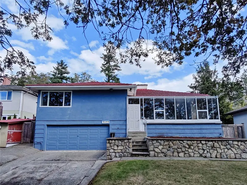 3933 Saanich Rd, Saanich, BC V8X 1Y7