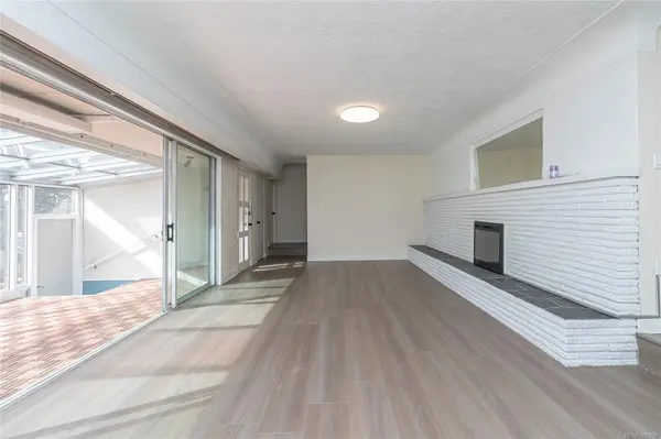 Saanich, BC V8X 1Y7,3933 Saanich Rd