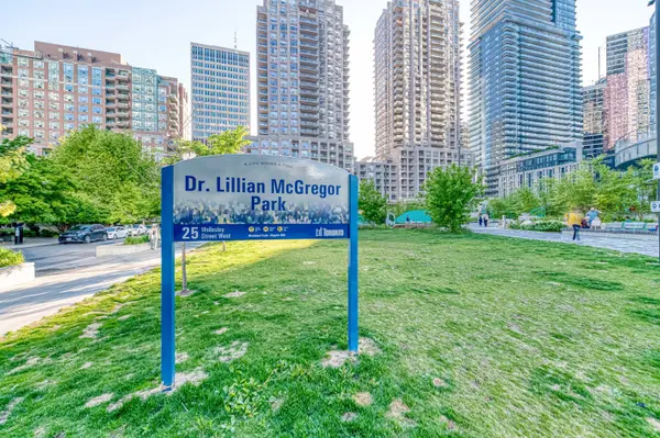 Toronto C01, ON M4Y 0G4,11 Wellesley ST W #612