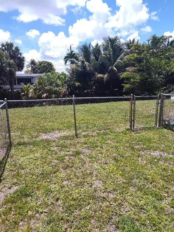 Lauderhill, FL 33313,2293 NW 59th Way