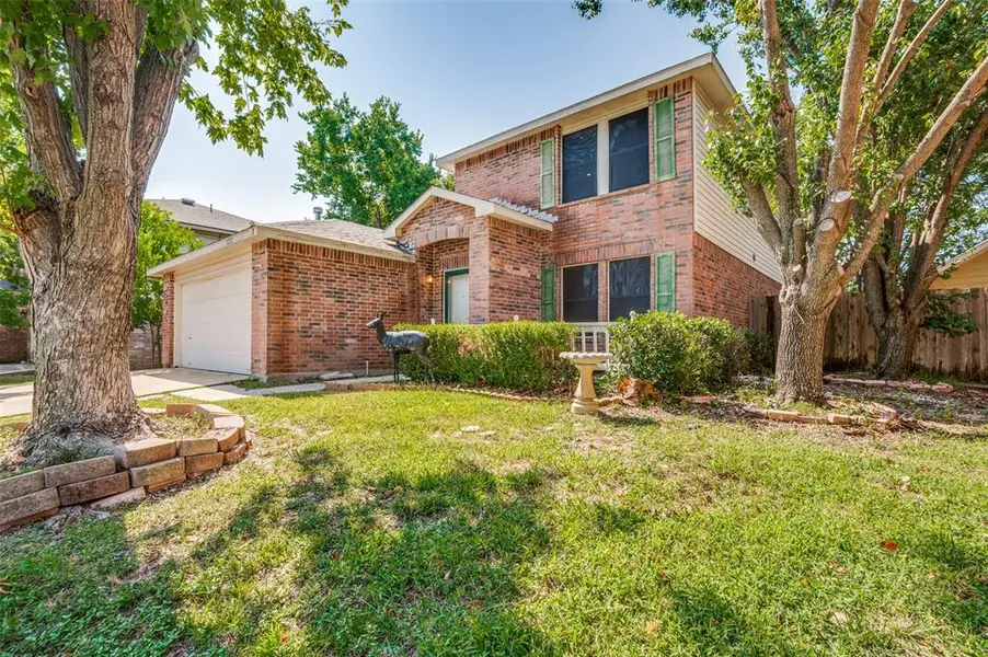 1122 Mazourka Drive, Arlington, TX 76001