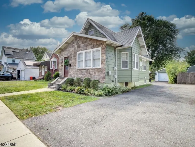 712 Elm St, Roselle Park Boro, NJ 07204