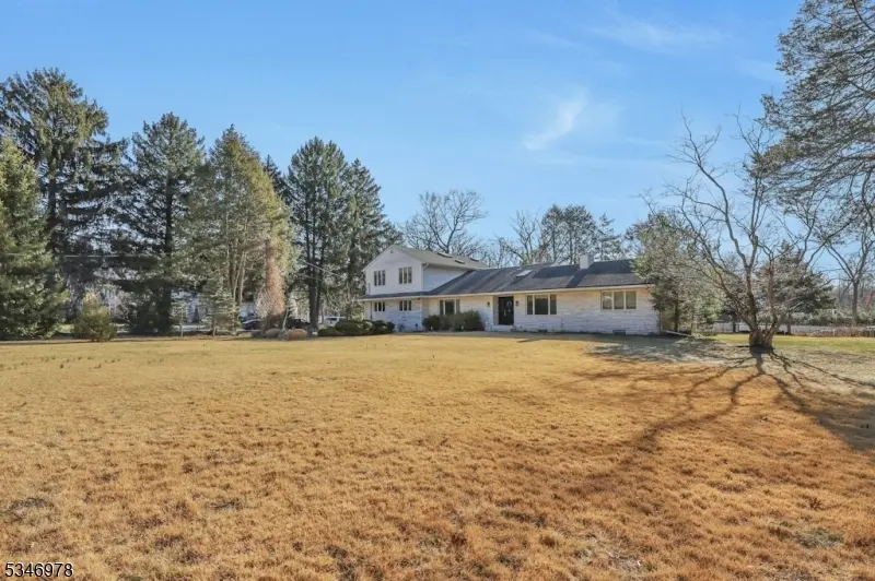 Franklin Lakes Boro, NJ 07417,919 Colonial Rd