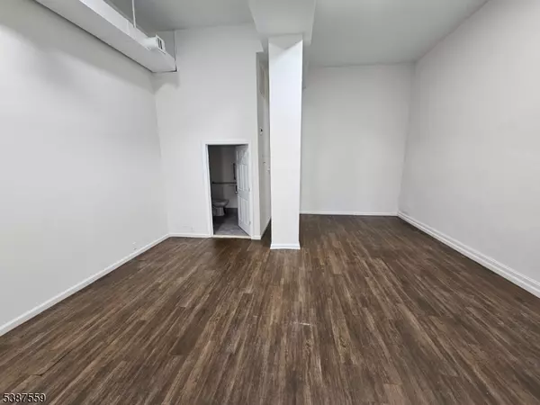 Manville Boro, NJ 08835,203 S Main St