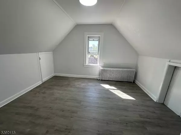 Paterson City, NJ 07524,22 2nd Ave