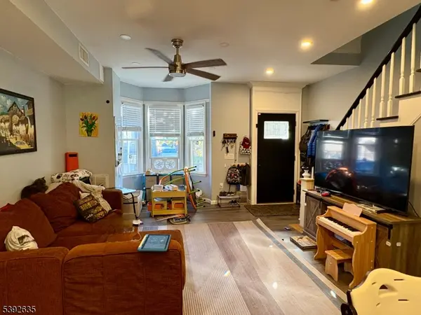 Newark City, NJ 07105,425 Lafayette St