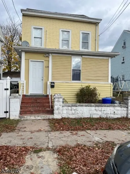228 Temple St, Paterson City, NJ 07522