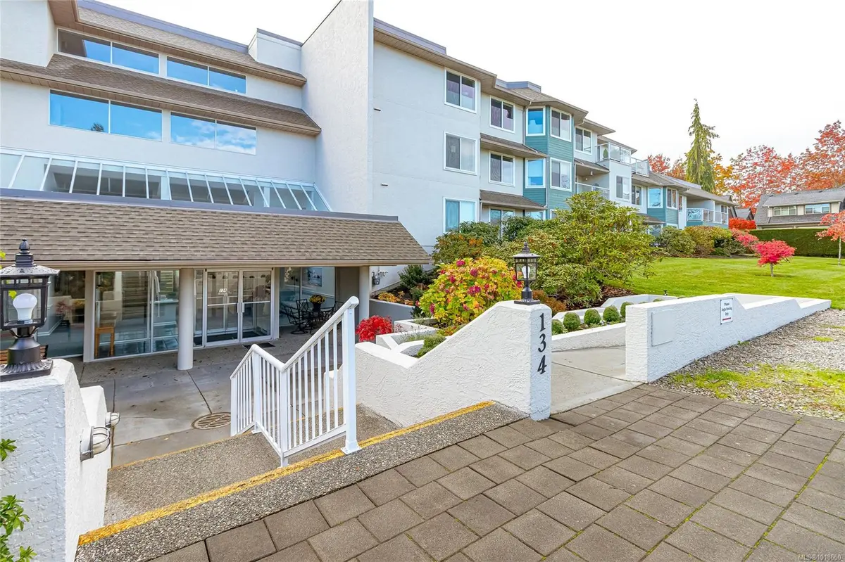 Qualicum Beach, BC V9K 1Y7,134 Fifth Ave E #303