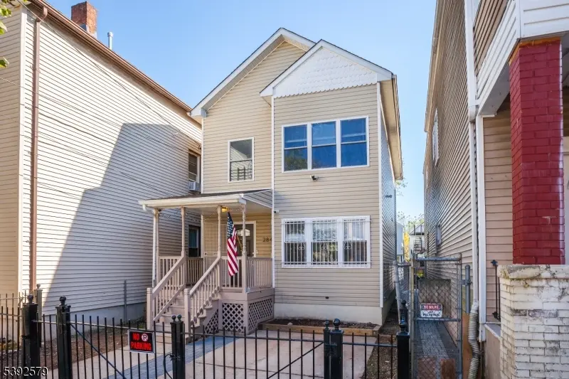 Newark City, NJ 07103,284 S 6th St