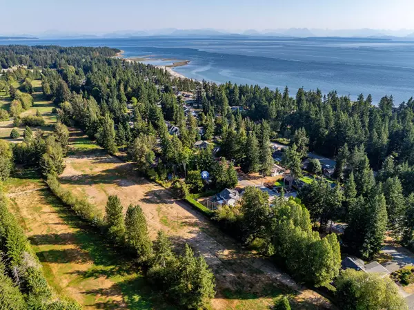 Black Creek, BC V9J 1A6,8837 HENDERSON Ave