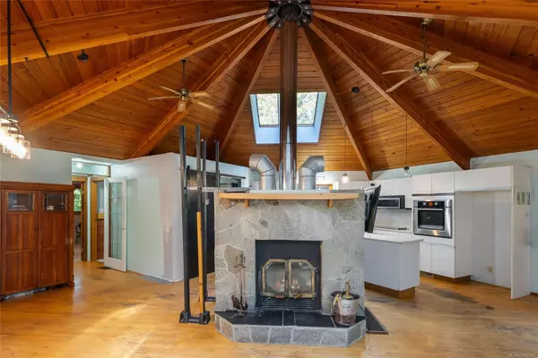 Qualicum Beach, BC V9K 2G2,505 Baylis Rd