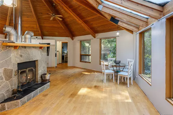 Qualicum Beach, BC V9K 2G2,505 Baylis Rd