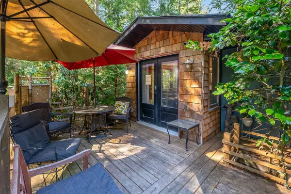 Qualicum Beach, BC V9K 2G2,505 Baylis Rd