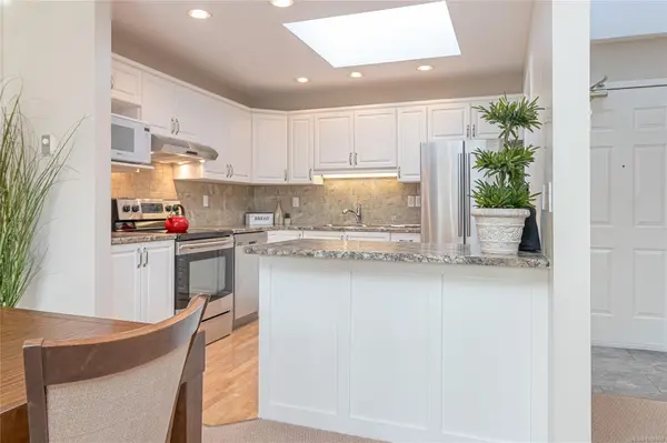 Qualicum Beach, BC V9K 1Y7,134 Fifth Ave E #303