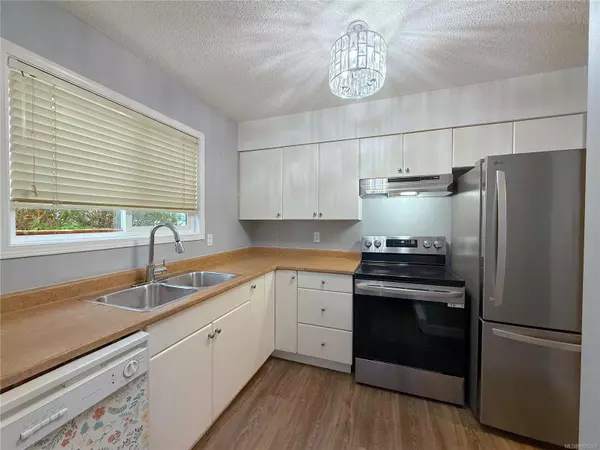 Campbell River, BC V9W 1A8,824 Island Hwy S #106