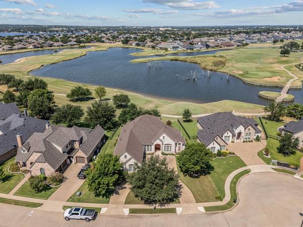 2703 Waters Edge Drive,  Granbury,  TX 76048