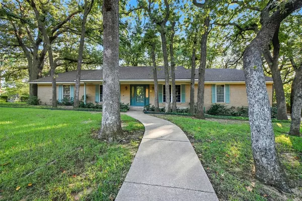 924 Ridgecrest Circle, Denton, TX 76205