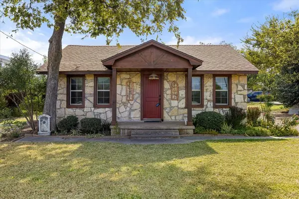 1507 W Pearl Street, Granbury, TX 76048