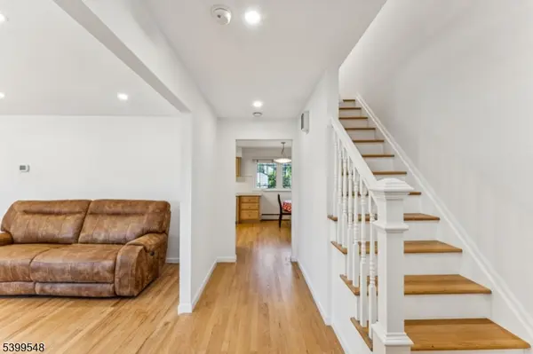 Woodbridge Twp., NJ 07067,8 Periwinkle Pl