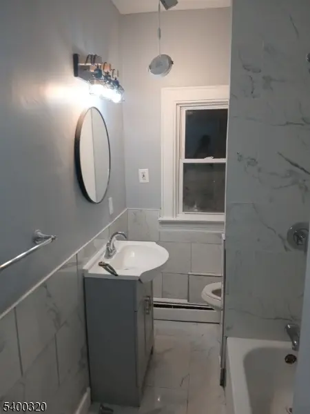 Newark City, NJ 07106,51 Poe Ave #3