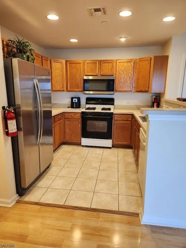 Perth Amboy City, NJ 08861,358 Rector street #705