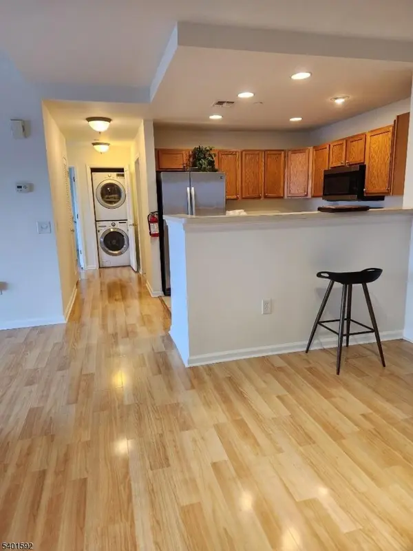 Perth Amboy City, NJ 08861,358 Rector street #705