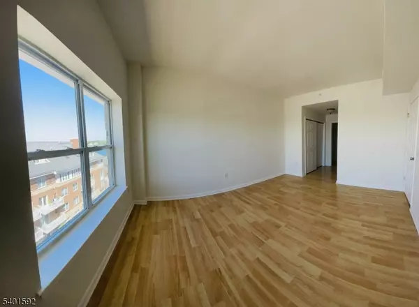 Perth Amboy City, NJ 08861,358 Rector street #705