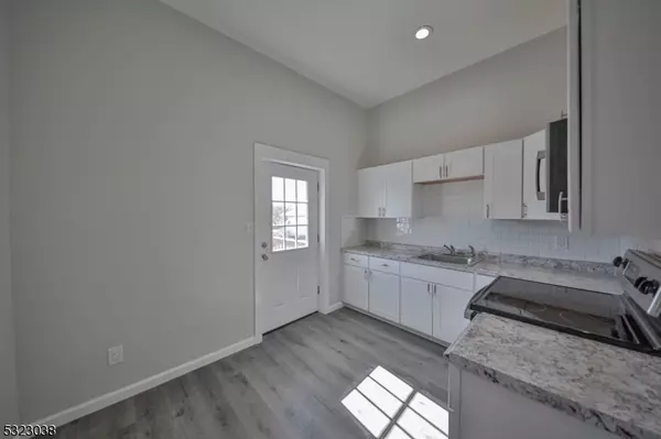 Alpha Boro, NJ 08865,427 E Central Ave