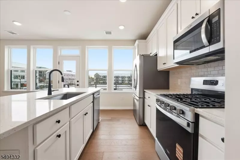 216 Jessie Pl, New Brunswick City, NJ 08854