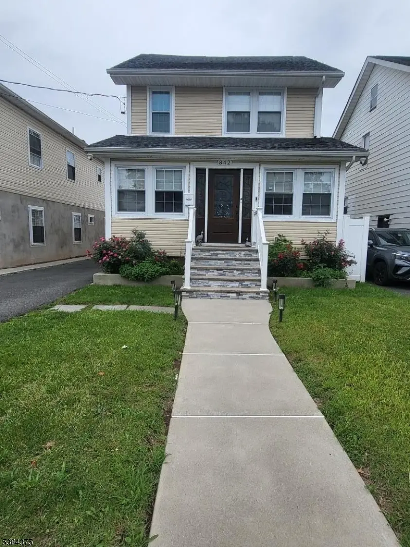Elizabeth City, NJ 07202,842 Gibbons Ct