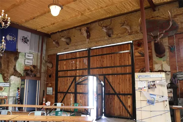 Comanche, TX 76442,120 N Austin Street