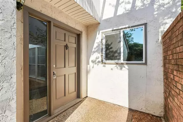 Dallas, TX 75243,9803 Smokefeather Lane