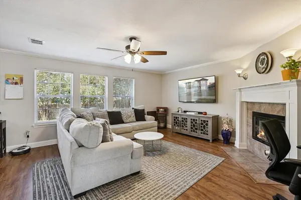 10040 Cougar Trail, Fort Worth, TX 76108