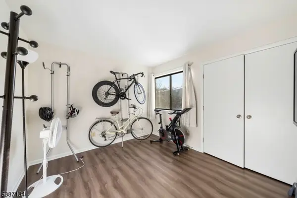 Glen Gardner Boro, NJ 08826,1002 Spruce Hills Dr #1002