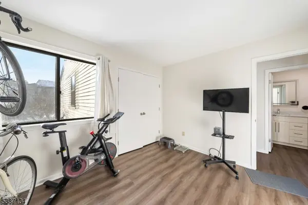 Glen Gardner Boro, NJ 08826,1002 Spruce Hills Dr #1002