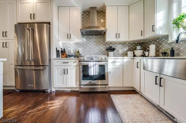 Madison Boro, NJ 07940,2 Loantaka Way