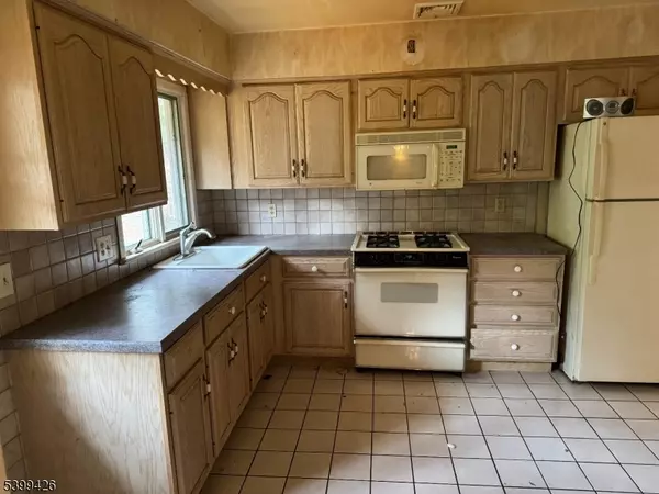 Kinnelon Boro, NJ 07405,185 Kakeout Rd