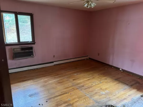 Kinnelon Boro, NJ 07405,185 Kakeout Rd