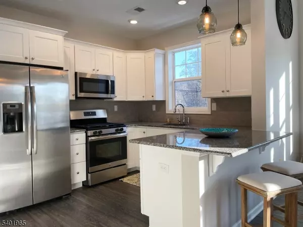 Hopatcong Boro, NJ 07843,5 West River Styx Road #302