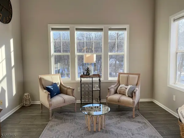 Hopatcong Boro, NJ 07843,5 West River Styx Road #302